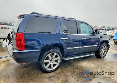 2008 Cadillac Escalade Luxury z USA, uszkodzony, nr VIN 1GYFK63818R182656